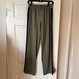 Aerie Olive Green with blue stripe Quilted Waistband Pants with pockets